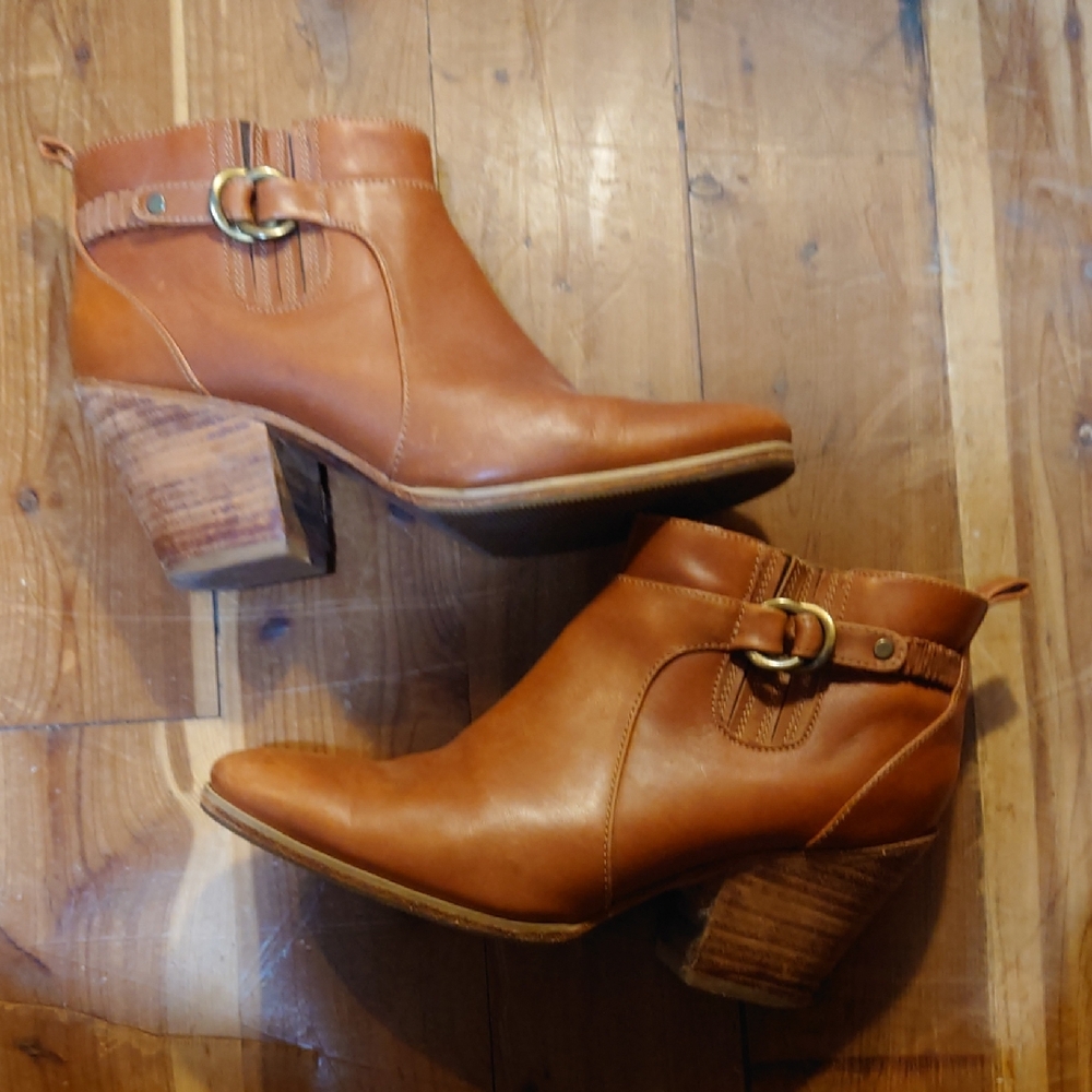 Rachel Comey Hitch Boots Sz 7.5 Caramel Color
